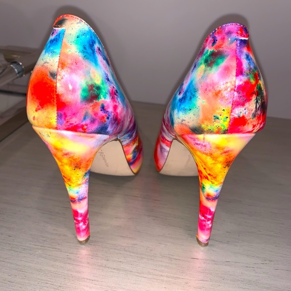 Beautiful BCBG Heels 💕 - Picture 3 of 5